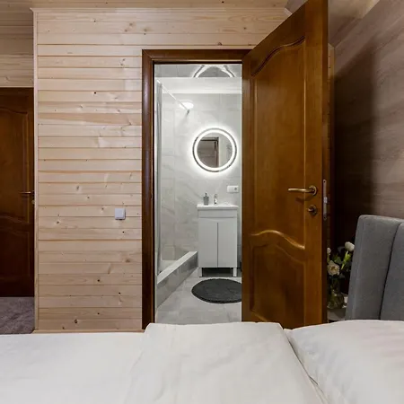 Woodvel House Guest house Palyanytsya