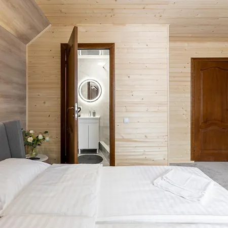 Woodvel House Konukevi *