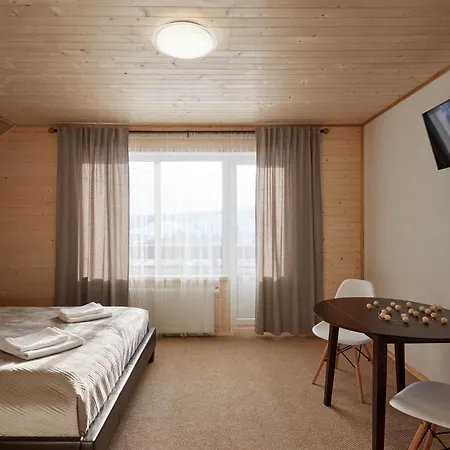 Konukevi Woodvel House Palyanytsya