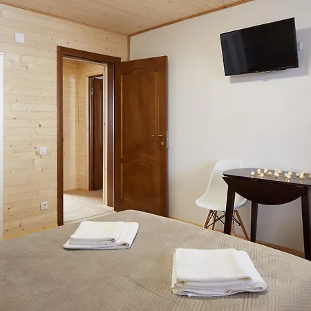 Konukevi Woodvel House *